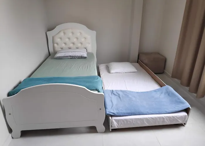 Apartamento Ar Condicionado, Varanda, 2 Vagas Garagem