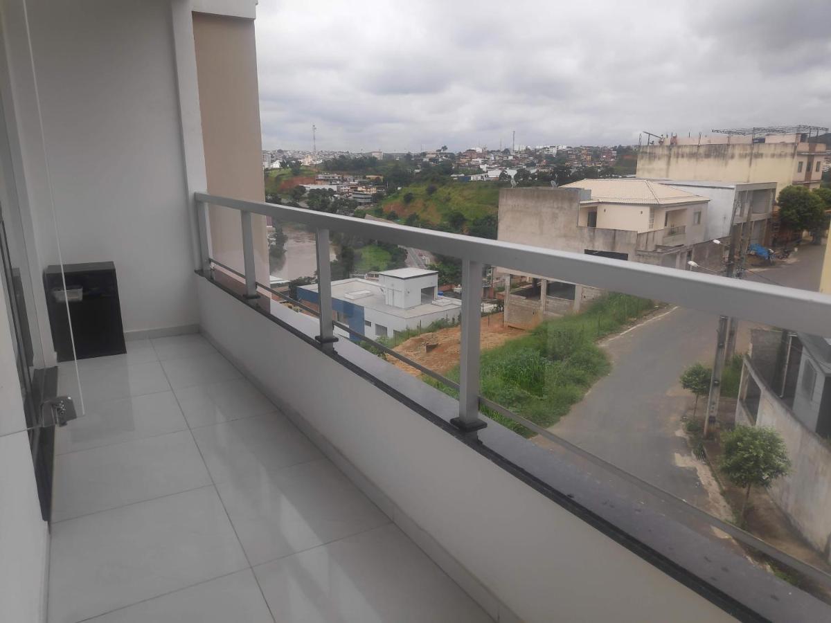 Ar Condicionado, Varanda, 2 Vagas Garagem Apartamento *